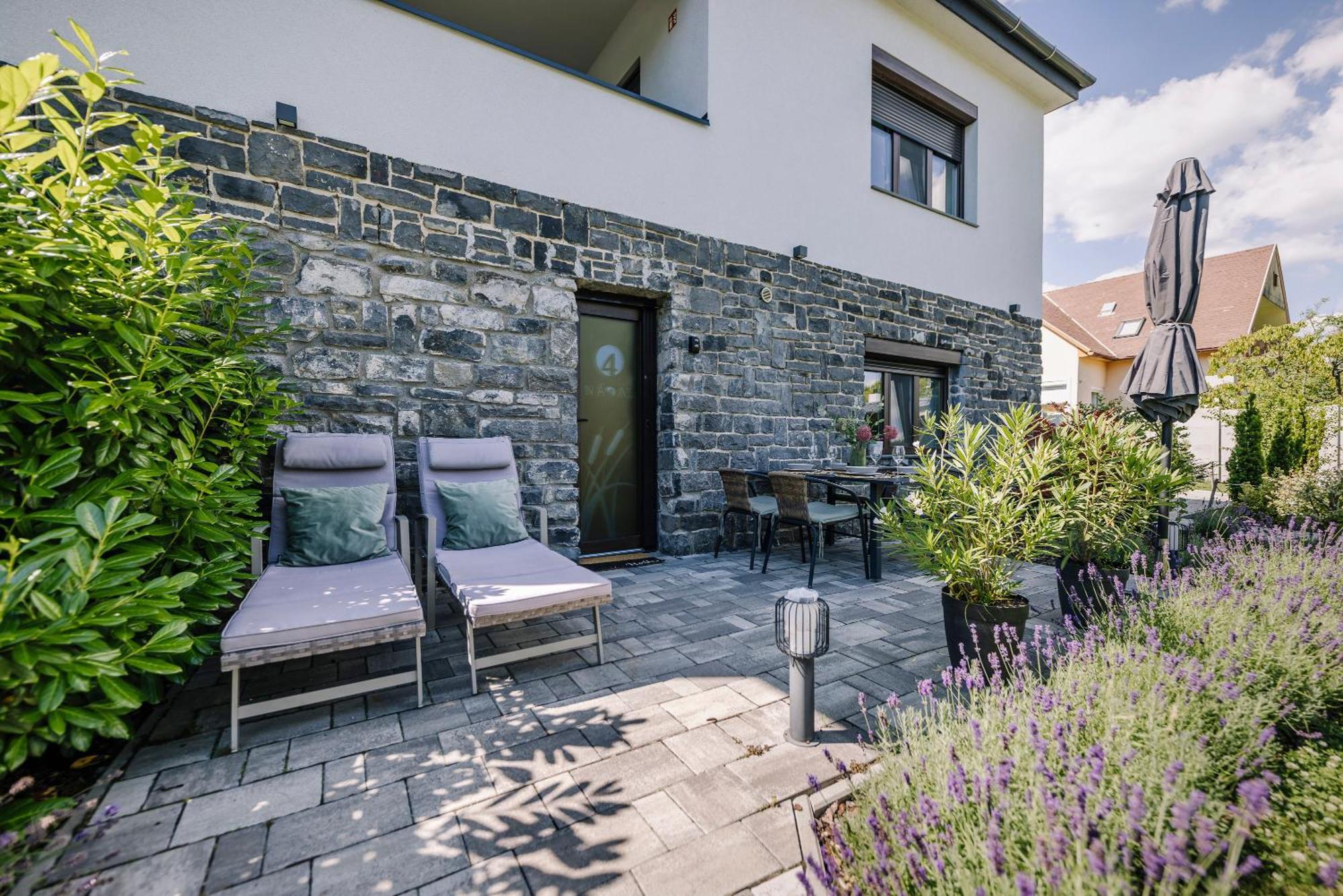 Nadas Center Home Badacsony Бадачонтомай Екстериор снимка